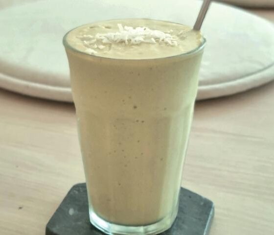 A glass of Avocuddle
