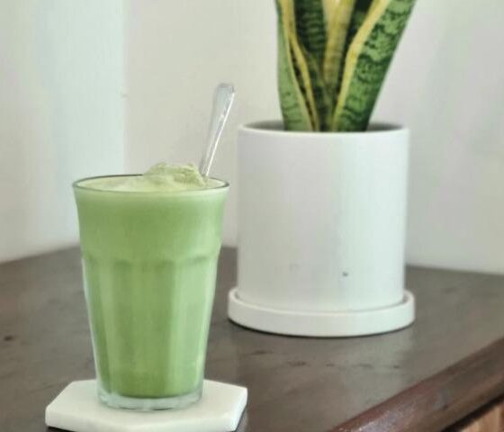 A glass of Macho Matcha